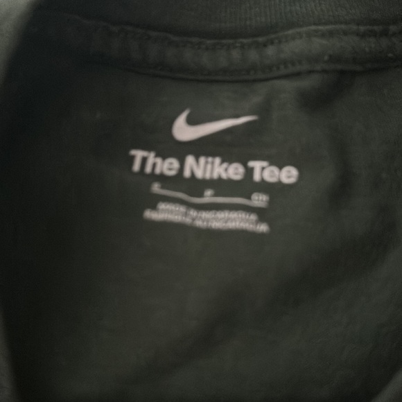 Nike - Picture 3 of 4